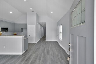 16646 Meadowcroft St in Montgomery, TX - Building Photo - Building Photo