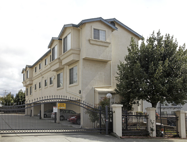 2030 Miramonte Ave in San Leandro, CA - Foto de edificio - Building Photo