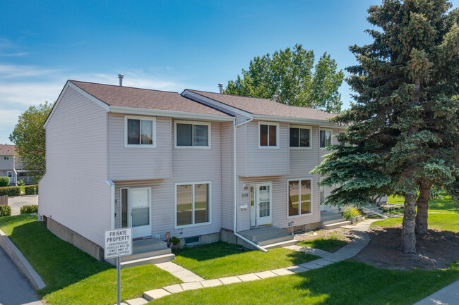 200-434 Marlborough Way NE in Calgary, AB - Building Photo - Building Photo