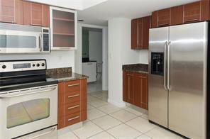 3387 NE 191st St in Aventura, FL - Building Photo - Building Photo