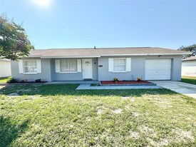 5389 Mariner Blvd in Spring Hill, FL - Building Photo