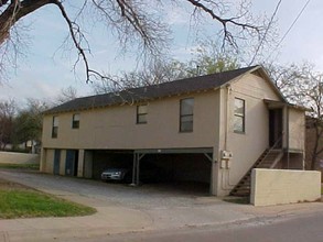 Elm Place Apartments in Denton, TX - Building Photo - Building Photo