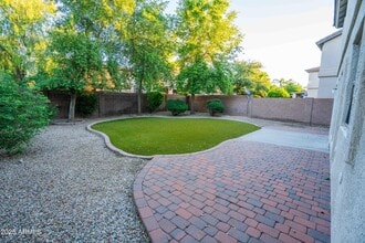 1910 E Cashman Rd in Phoenix, AZ - Building Photo - Building Photo