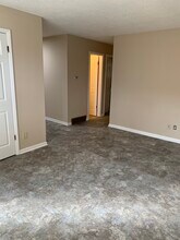 20 N Chalfant Rd, Unit A in Newark, OH - Building Photo - Building Photo