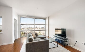 2958 Syracuse St, Unit 306 in Denver, CO - Foto de edificio - Building Photo