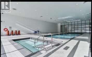 20 O'Neill Rd in Toronto, ON - Building Photo - Building Photo