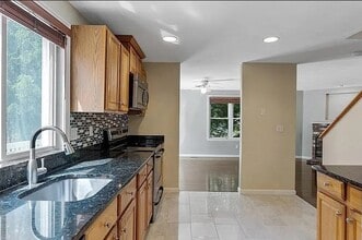 22 Bishop St in Natick, MA - Building Photo - Building Photo