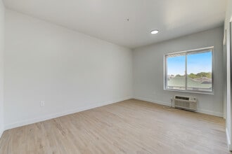 404 E 5600 S in Murray, UT - Building Photo - Building Photo