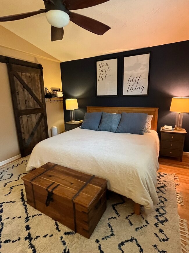 102 W Canyon View Dr in Longview, WA - Building Photo - Building Photo