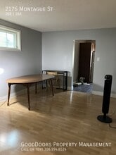 2176 Montague St in Regina, SK - Building Photo - Building Photo