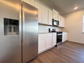 6015 Holstein Dr in Fort Collins, CO - Building Photo - Building Photo