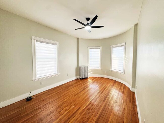 90 Brunswick St, Unit 1 in Boston, MA - Building Photo - Building Photo