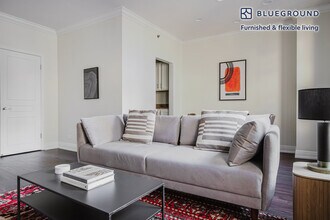 200 E Chestnut St, Unit SI FL10-ID1156 in Chicago, IL - Building Photo - Building Photo