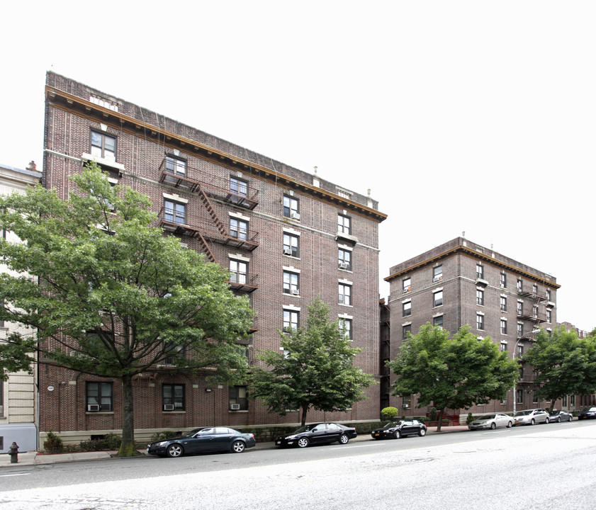 1439 Ocean Ave in Brooklyn, NY - Foto de edificio