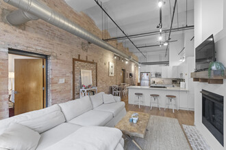 1000 W Washington Blvd in Chicago, IL - Building Photo - Building Photo
