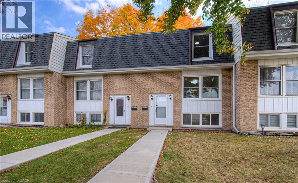 206 Green Valley Dr in Kitchener, ON - Building Photo