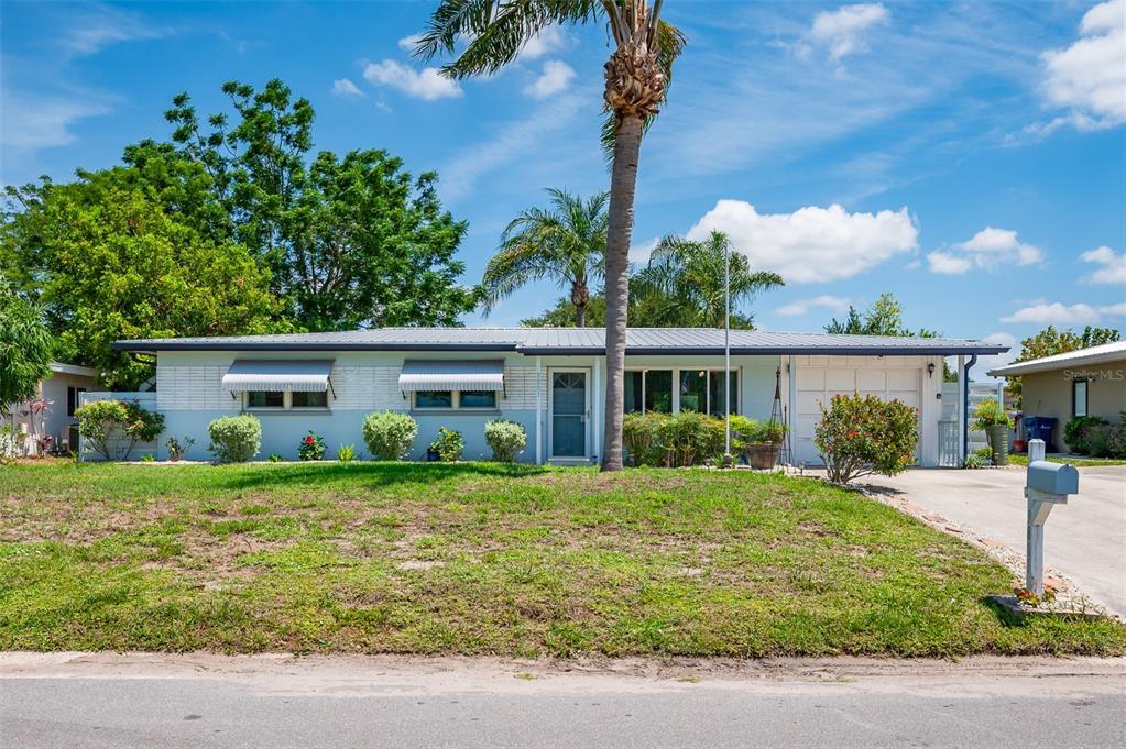 3801 Helene St in Sarasota, FL - Building Photo