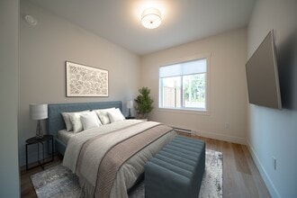 249 Finholm St N in Parksville, BC - Building Photo - Building Photo