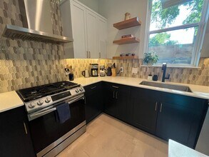 3507 Oak Springs Dr in Austin, TX - Foto de edificio - Building Photo