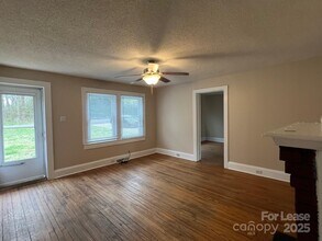 1367 Mt Ulla Hwy in Mooresville, NC - Building Photo - Building Photo