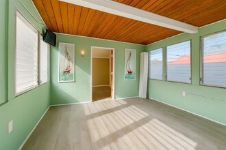 553 72nd Ave in St Pete Beach, FL - Building Photo - Building Photo