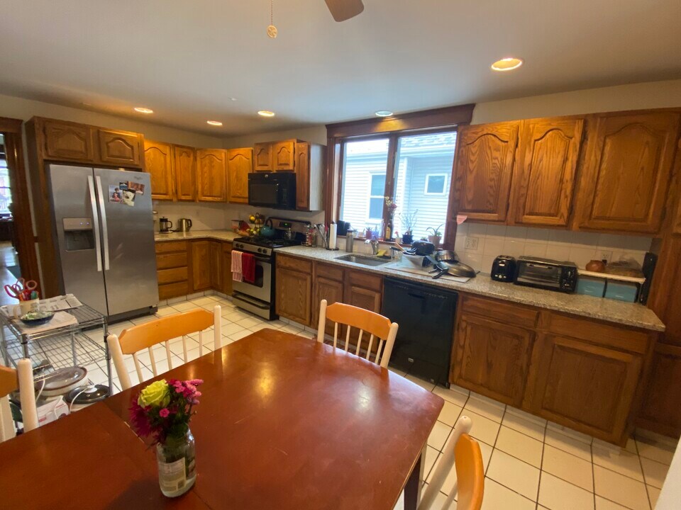 40 Walker St, Unit 2 in Somerville, MA - Building Photo