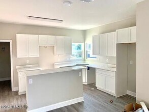 938 Alderside St in Jacksonville, FL - Building Photo - Building Photo