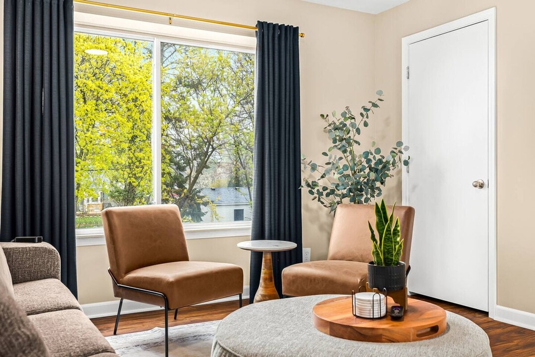 18435 Sharon Ln in Roseville, MI - Foto de edificio