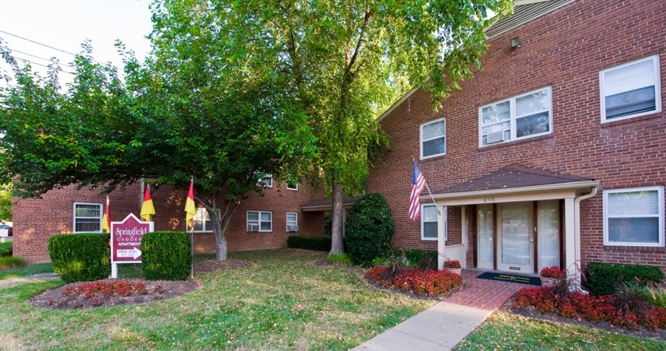 Springfield Gardens in Springfield, VA - Building Photo