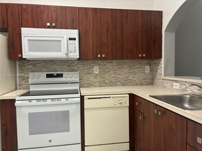 2721 SE 12th Pl-Unit -205 in Homestead, FL - Building Photo - Building Photo