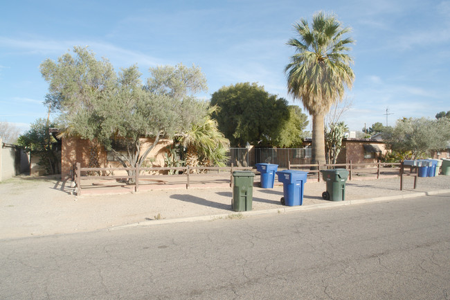 2326-2336 N Richey Blvd in Tucson, AZ - Building Photo - Building Photo