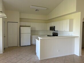 11880 Bayport Ln, Unit 1 in Ft. Myers, FL - Foto de edificio - Building Photo