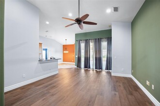 13413 Mandalay Pl in Spring Hill, FL - Building Photo - Building Photo