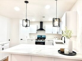 3726 Heatherbrook Dr in Houston, TX - Building Photo