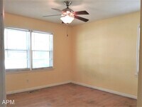 1706 Buena Vista Cir SE photo'