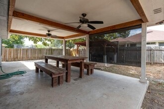 105 Grant Way in Kyle, TX - Building Photo - Building Photo