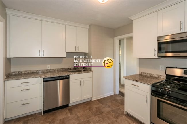 property at 126 E Whitlock Ave