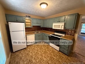 9338 Castle Falls Cir in Fayetteville, NC - Foto de edificio - Building Photo