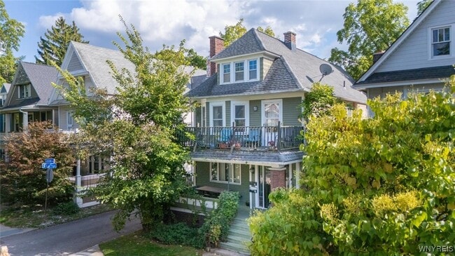 property at 567 Auburn Ave