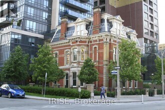 28 Linden St in Toronto, ON - Building Photo - Building Photo