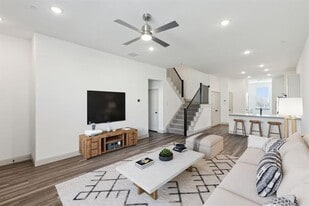 7135 Buchanan Dr in Grand Prairie, TX - Building Photo