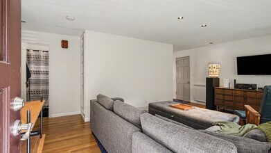 16738 10th Ave NE in Shoreline, WA - Building Photo - Building Photo