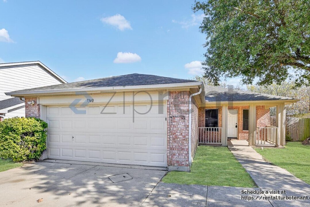 7340 Concordia Ln in Dallas, TX - Foto de edificio