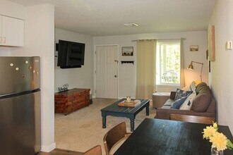 4199 Fallon Dr in West Richland, WA - Building Photo - Building Photo