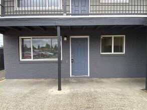 Bridgewood Estates Apartments in Lakewood, WA - Building Photo - Interior Photo