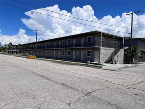 354 Rardin Ave in Pahokee, FL - Building Photo - Building Photo