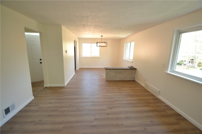 405 Garfield Ave in East Rochester, NY - Building Photo - Building Photo