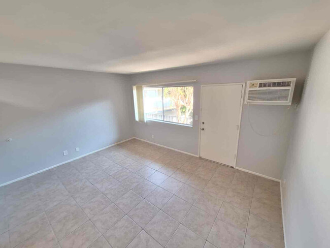 4660 Kester Ave in Los Angeles, CA - Building Photo - Building Photo