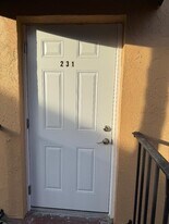 6043 10th Ave N in Greenacres, FL - Building Photo