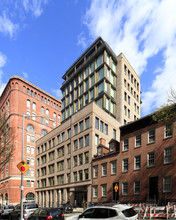 100 Barrow St in New York, NY - Foto de edificio - Building Photo